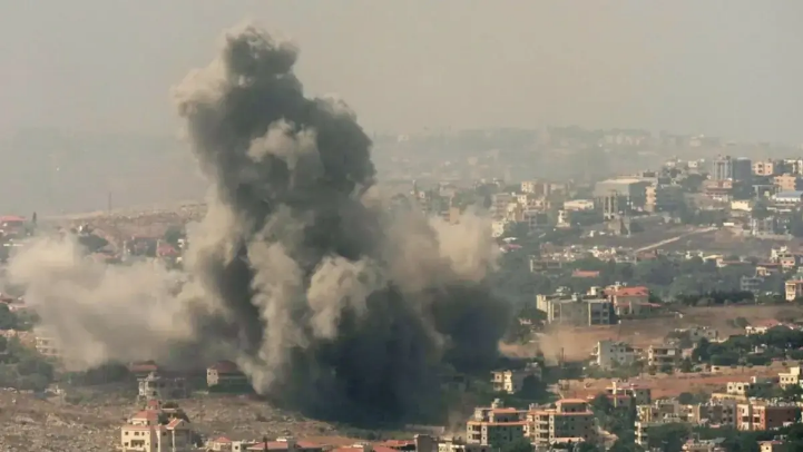 Israel tấn công lực lượng gìn giữ hòa bình ở Liban